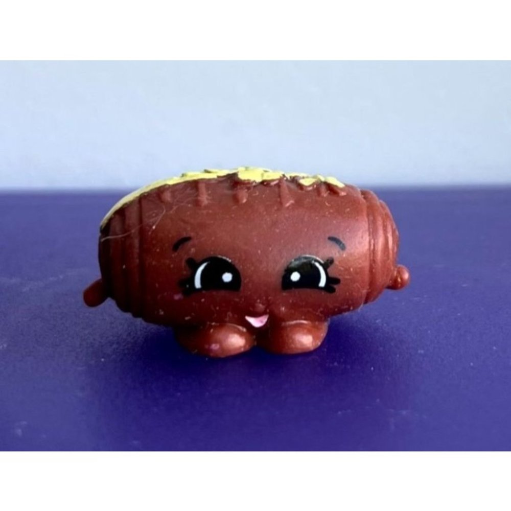 Shopkins Season 5 #05-095 CHOCKY‎ CROISSANT Brown Version